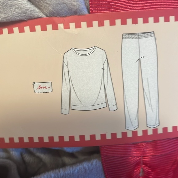 🌸NWT ELLEN DEGENERES 2 pc Womens Velour Pajama Set -size Small 4/6 - Picture 6 of 10